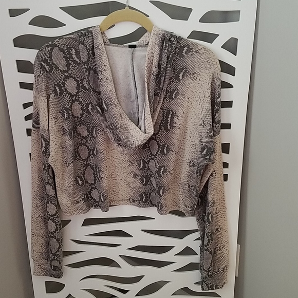 Python print pull over hoodie - Picture 2 of 4